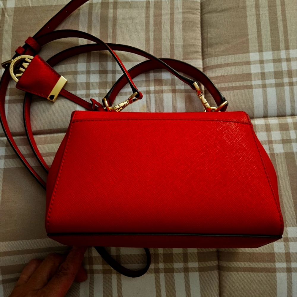 Michael Kors Ava Extra-Small Saffiano Leather Crossbody NWOT never used. - Picture 2 of 4